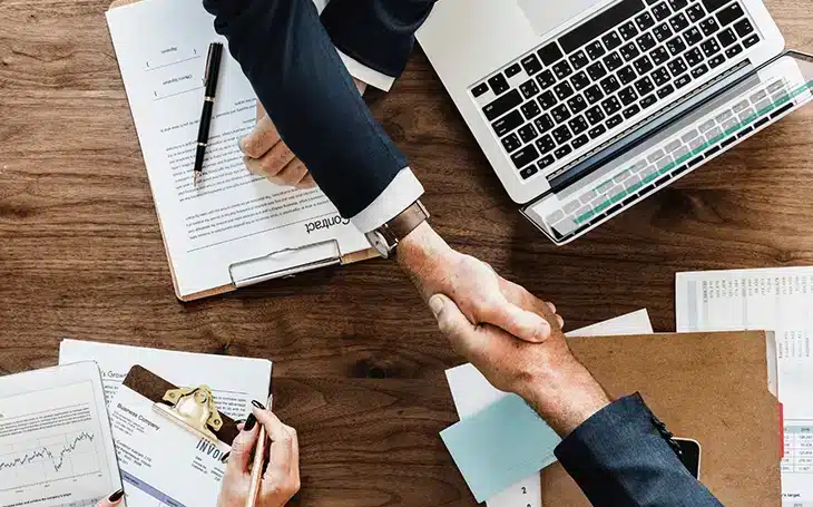 ترجمة إعلانات الشركات الناشئة والمواد الدعائية